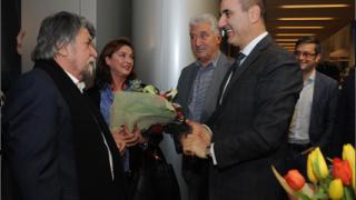 Вежди Рашидов отпразнува 66-тия си рожден ден с красива изложба! Съзвездие от политици уважиха твореца (СНИМКИ)