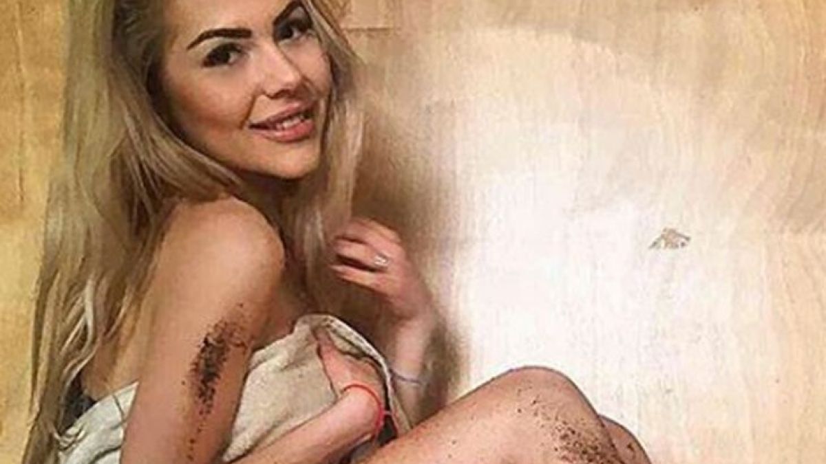 Първо в БЛИЦ! С мисли за похот: Гореща руса изкусителка от "София ден и нощ" се пусна чисто гола и мокра (СНИМКА)