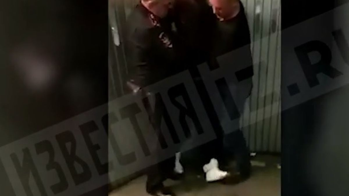 Пияна пътничка смля от бой стюардеса по време на полет (ВИДЕО)