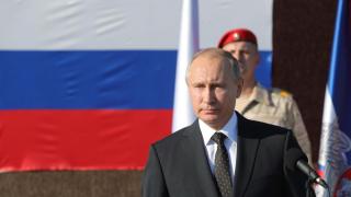 Летци-изтребители разказаха как са прикривали самолета на Путин до Сирия      