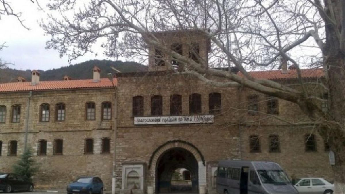 Новият игумен на Бачковския манастир встъпва в длъжност днес, старият си тръгва с огорчение 