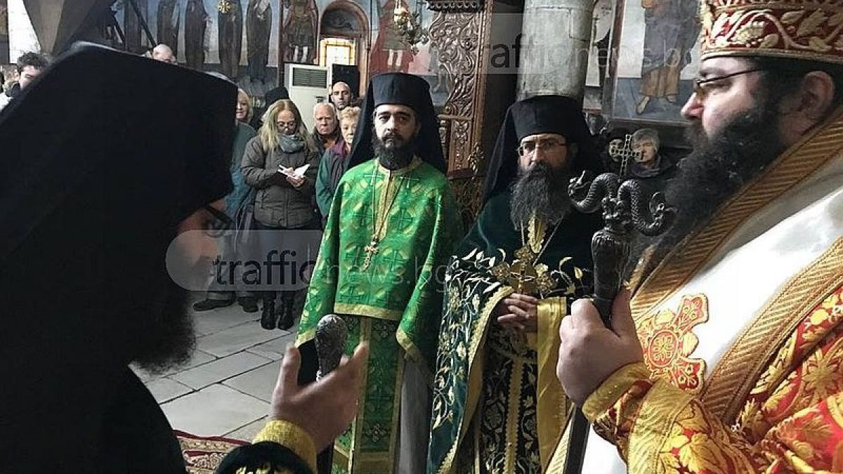 Архимандрит Самуил получи жезъла на Бачковския манастир, пожелаха му да бъде духовен водач (СНИМКИ)