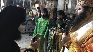 Архимандрит Самуил получи жезъла на Бачковския манастир, пожелаха му да бъде духовен водач (СНИМКИ)