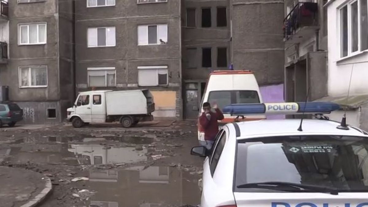 Бивш пандизчия, отчаян от живота, вдигна на крак полицията в Казанлък (ВИДЕО)