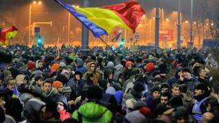 Достигна ли пика си кризата в Румъния? В страната заговориха за монархия 