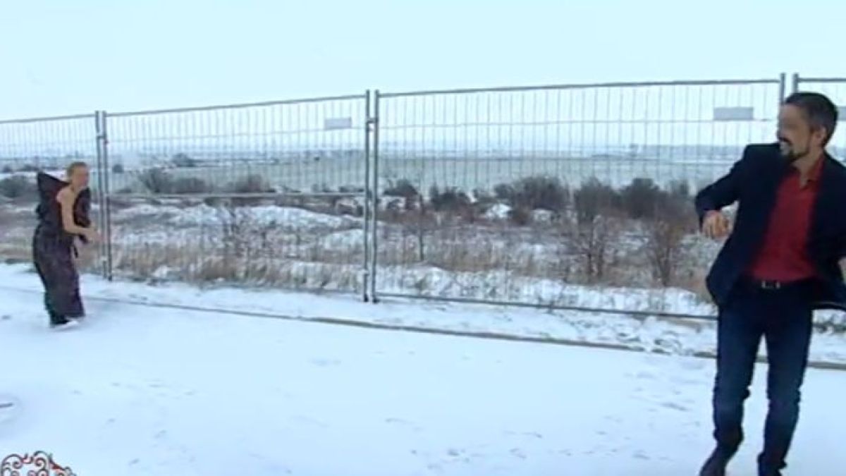Гала и Стефан съвсем полудяха, водещата хукна по разголена рокличка в снега и... (СНИМКИ)