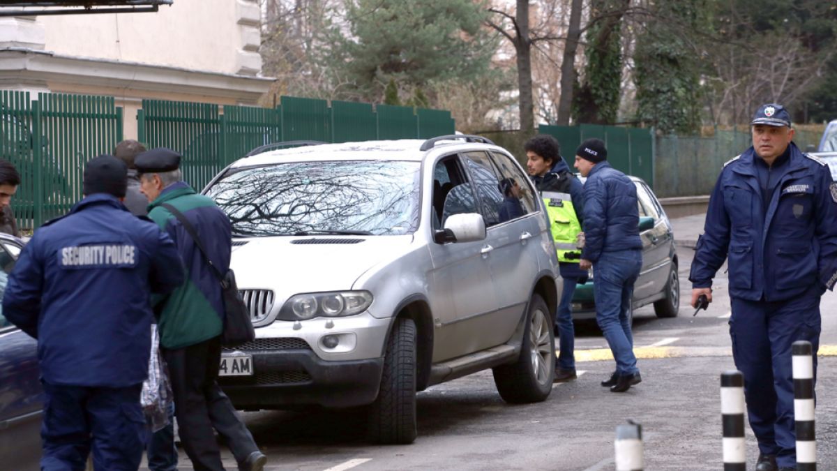 Извънредно в БЛИЦ! Разстреляният данъчен не успял да даде показания! Смъртта му помага на убиеца да се измъкне...