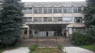 В Ловешката болница ври и кипи, лекари и сестри уведомиха министъра, че в петък хвърлят оставки