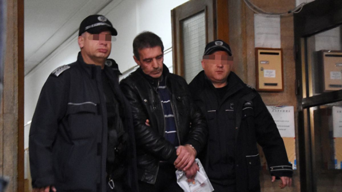 Варненският адвокат дилър се оказа толкова болен, че не може да стои в ареста 