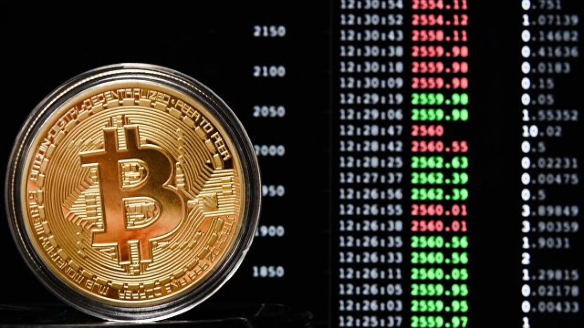 Нов огромен срив на биткойна, паника на борсите за криптовалута! 