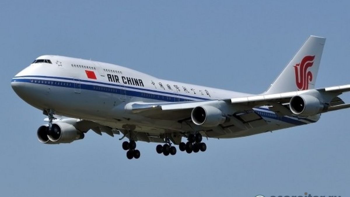 С пътничките на Air China се случват страхотии! В една се всели демон, сърцето на друга спря по време на полет (СНИМКИ/ВИДЕО)