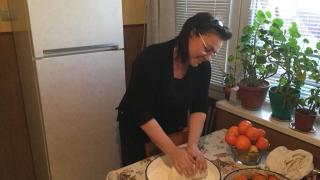Първо в БЛИЦ! Нинова показа уникални СНИМКИ! Запретнала ръкави и с усмивка тя…