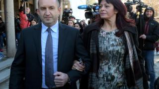 Ето какво ще правят на Коледа Румен Радев и съпругата му Деси