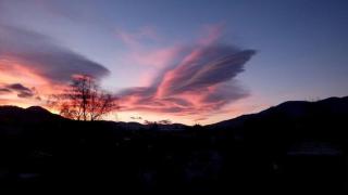 Невиждано фантастично знамение в небето над Велинград на Бъдни вечер (СНИМКИ)