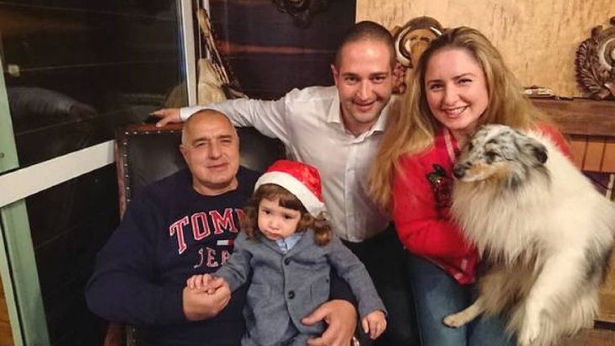 Семейните СНИМКИ на Борисов от Бъдни вечер взривиха мрежата, ето как ги оцениха над 17 000 българи
