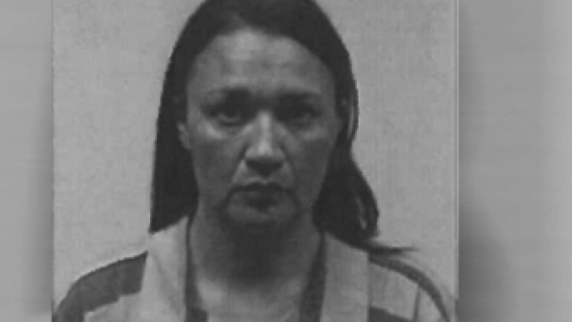 Учителски перверзии: Баща сгащи 13-годишния си син и даскалката му да правят секс в кола (СНИМКА)