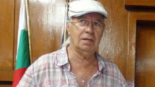 Стефан Диомов бяга на Север