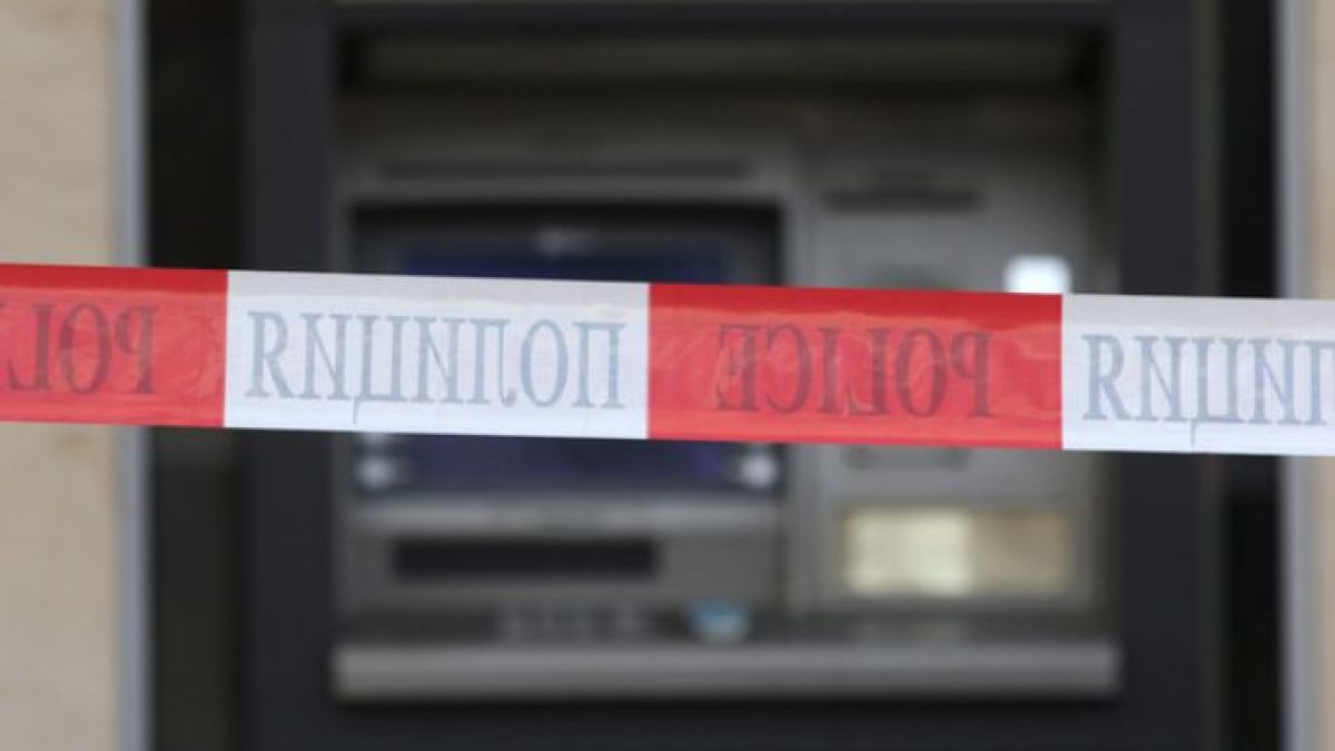 Обирджиите на банкомата в "Люлин" останали с празни ръце заради нов метод, който ще се превърне в кошмар за всички бандити! 