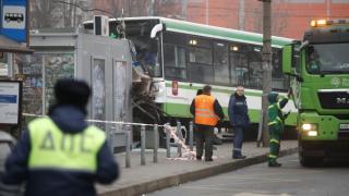 Появи се ужасяващо ВИДЕО 18+ от касапницата в Москва, автобусът събарял хората като кегли