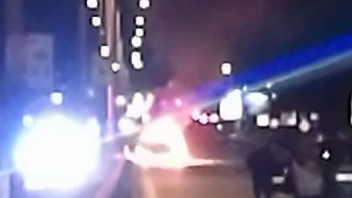 Извънредно! Горяща кола затвори Околовръстното от Созопол към Бургас (СНИМКИ)