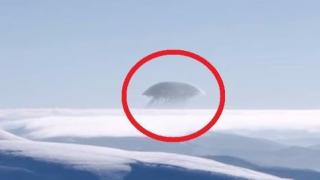 Странно същество се появи над най-високия връх в Северен Кавказ (ВИДЕО)