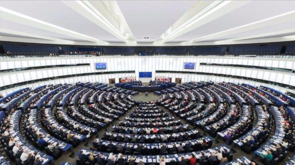 ЕП иска Турция да отмени извънредното положение