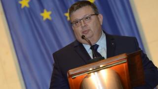 Цацаров с искане до КС заради разпоредби на Закона за частната охранителна дейност