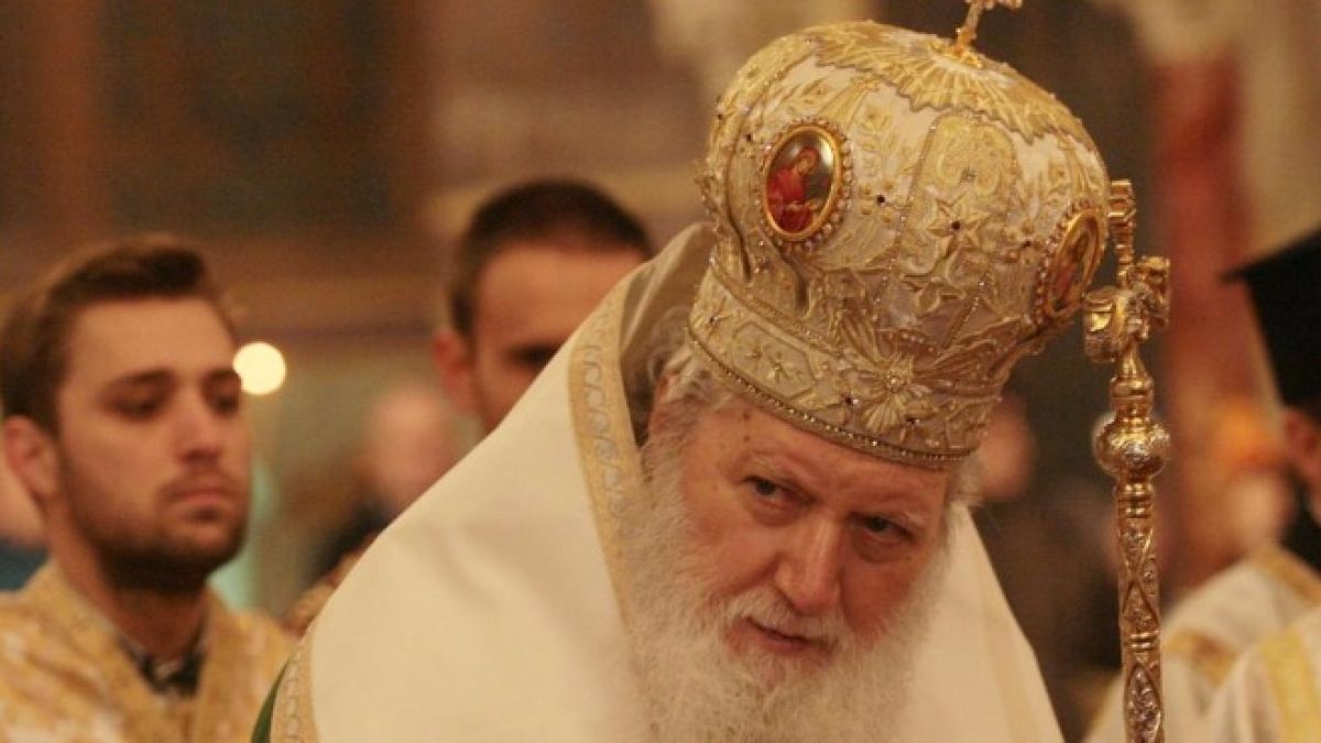Патриарх Неофит поздрави българите за Цветница