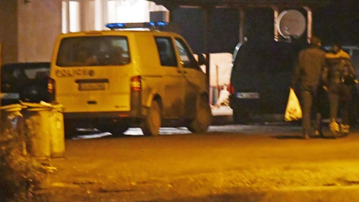 Зловещи подробности от "Къщата на смъртта" в Нови Искър, сред петте трупа има и дете, всички са били... 