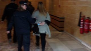 Страшна шашма извъртя измамничката Севда, която се представя за любовница на главния прокурор и върти бизнес в ъндърграунда
