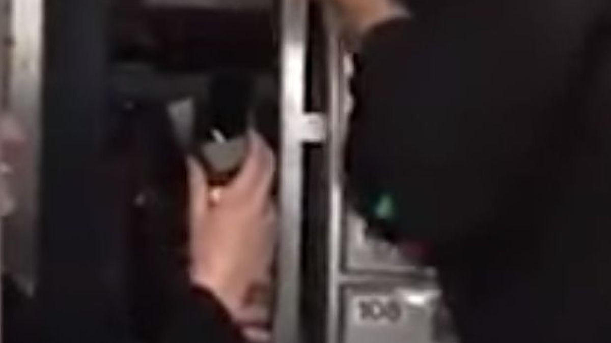 Стюардесата Лорън едва ли предполагаше, че този полет ще я направи най-щастливата жена! (СНИМКИ/ВИДЕО)
