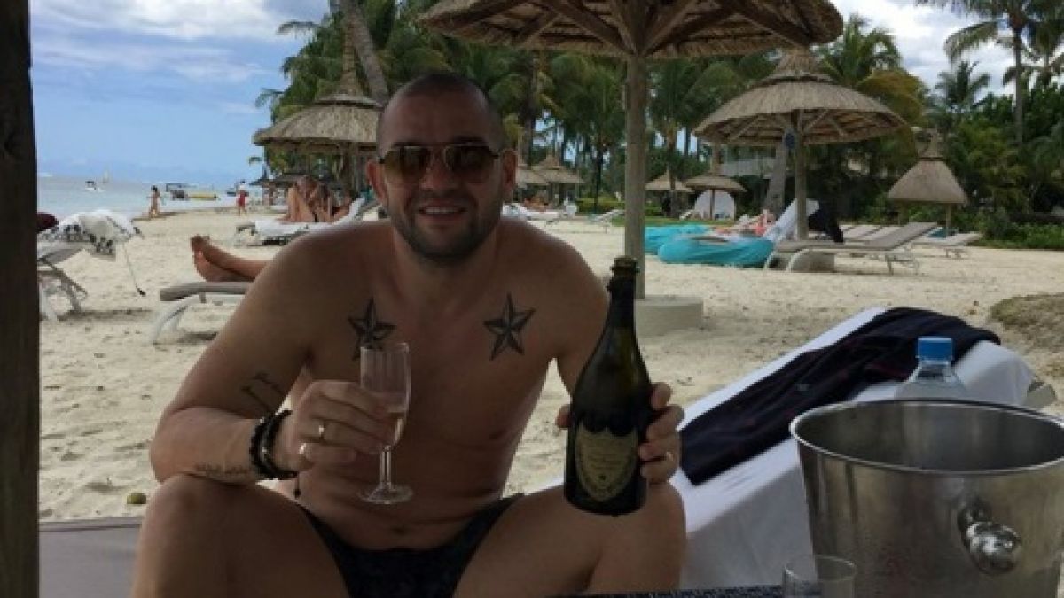  4 700 евро за нощувка на остров Мавриций, брои бизнесменът Николай Динков, който преди две години спечели над 7 милиона лева от тотото