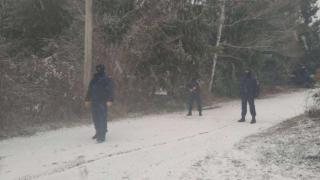 Ексклузивно в БЛИЦ: Спецакция във вилна зона край Нови Искър, жандармерия дири мъж в околностите на Луково! (СНИМКИ/КАРТА) 