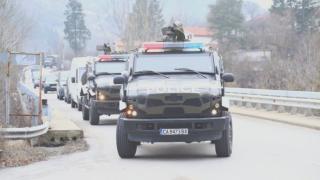 Извънредно в БЛИЦ! Офанзивата се разраства, бронирана верижна и колесна техника навлезе в Луково! Какво се случва? (ПЪРВИ СНИМКИ) 