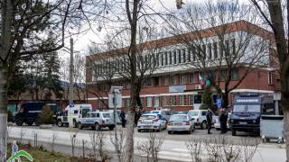 В Ботевград почерня от полиция и жандармерия заради Горския човек (СНИМКИ)
