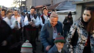 Уникално зрелище навръх Богоявление в Калофер! Градът на Ботев празнува (СНИМКИ)