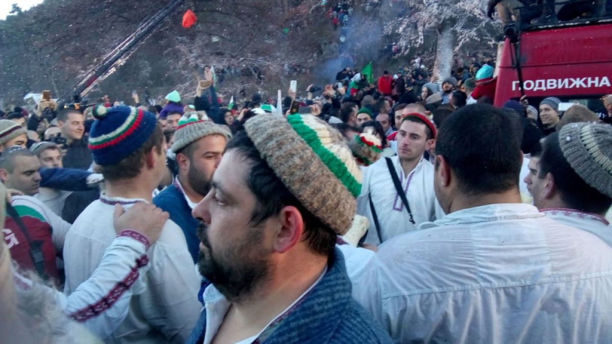 Само в БЛИЦ! В Калофер: Инцидент в ледените води на р. Тунджа