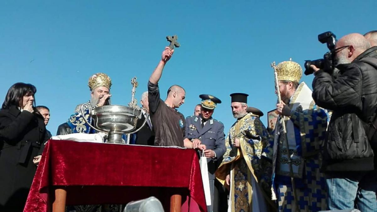 30-годишен юнак хвана кръста в Пловдив (СНИМКИ)