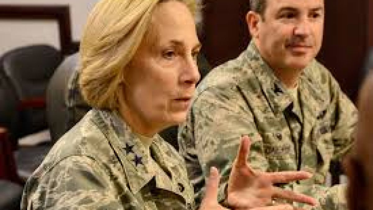 US-генерал: Руснаците получиха „бездънен кладенец” с информация за F-22       