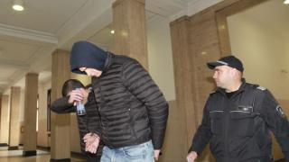Ето това са пишлигарите, които се вдъхновиха от телевизията и опитаха да оберат банкомат в "Люлин" (СНИМКИ/ВИДЕО)