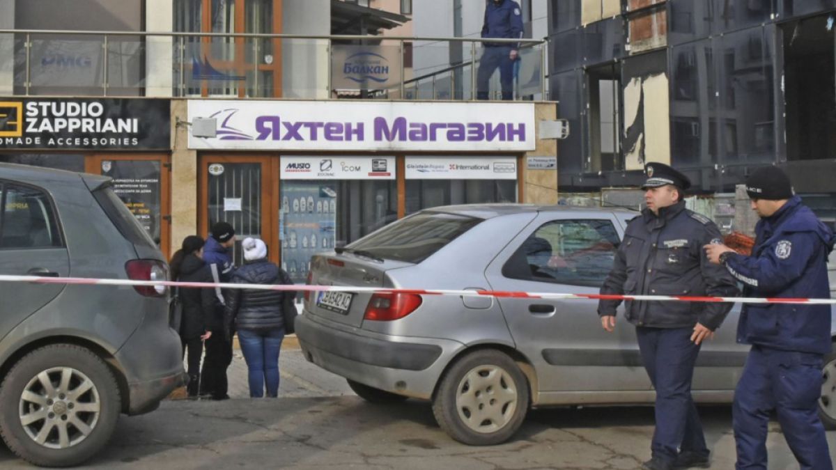 Свидетели на покушението срещу Христов чули 3 изстрела 