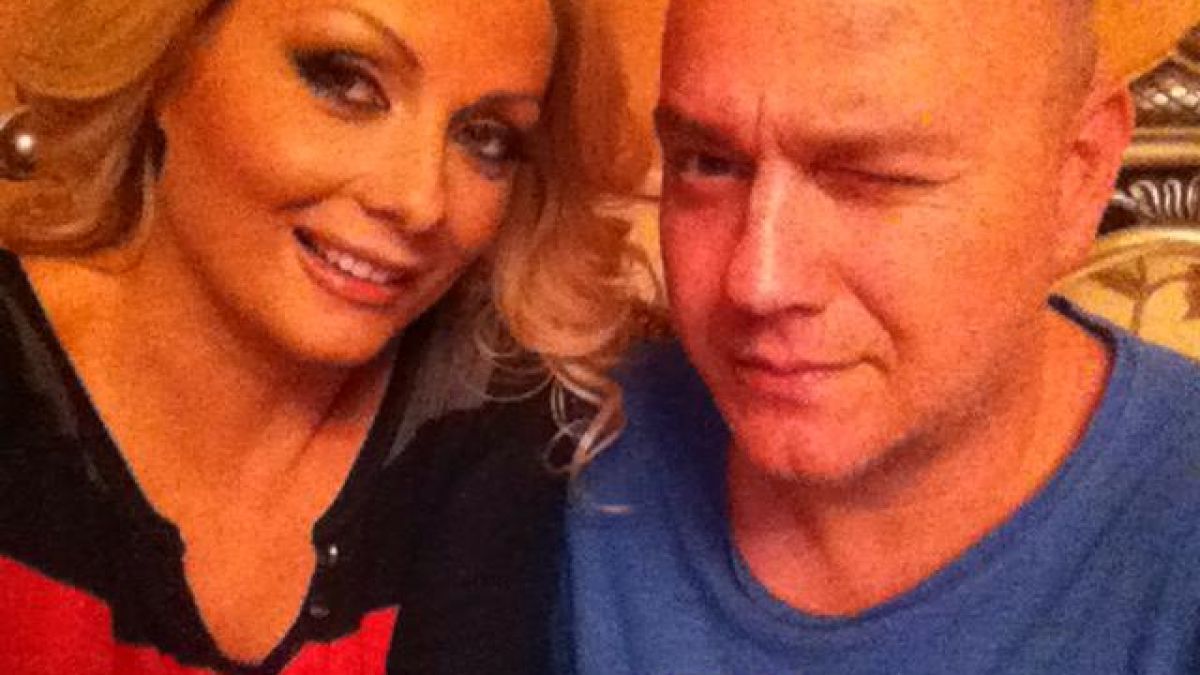 Разбра се защо Венета Райкова изгонила мъжа си навръх именния му ден, а Тишо ѝ поискал прошка
