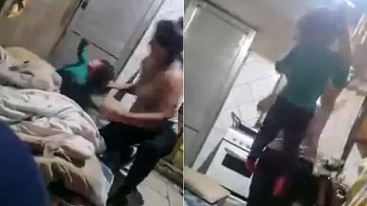 Майка бие и брутално вдига за косата във въздуха собствената си 3-годишна дъщеря, а причината е безумна (СНИМКИ/ВИДЕО 18+)