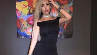 Първо в БЛИЦ! Гери-Никол се щракна без горнище и показа СНИМКА (18+) как стиска напращелия си бюст