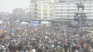 На 10 януари преди 21 години България застава на ръба на гражданска война: Как се достига до тази криза и какво следва?
