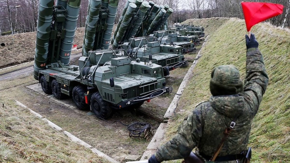 Депутат от руската Дума обясни на Киев къде се целят С-400, базирани в Крим