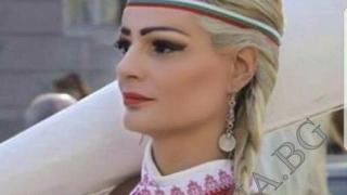 Красива митничарка предизвика фурор на кукерския фестивал в Благоевград (СНИМКИ)