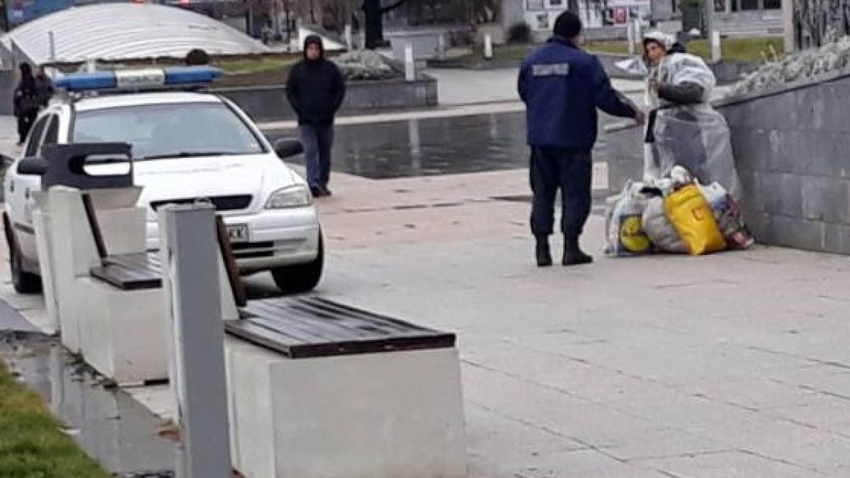 Екшън в центъра на Бургас! Жена крещи на деца: Ще убия един от вас и няма кой да ви спаси!