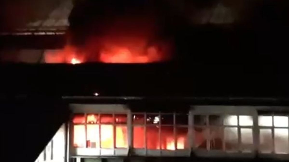 Подпалиха гарата в Нотингам