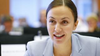 Eвродепутат с блага вест от Брюксел! От днес онлайн плащанията стават по-евтини и сигурни